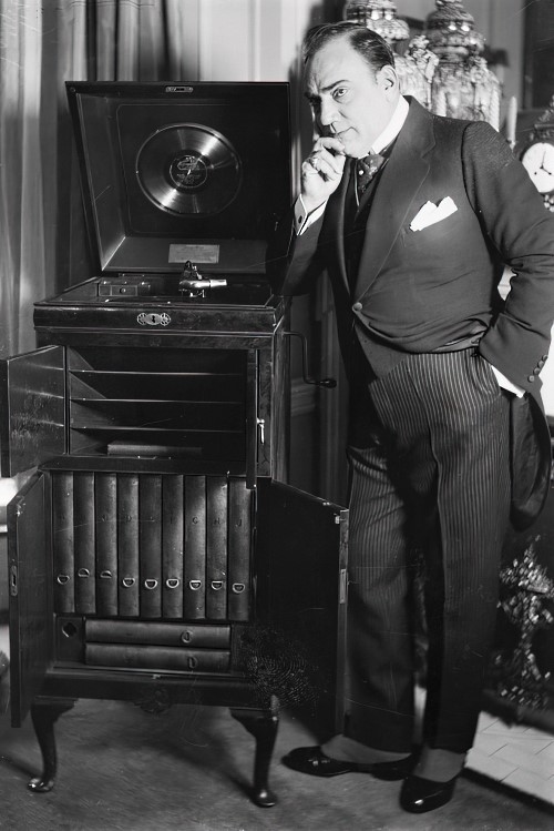 Enrico Caruso (Napulj, 25. veljače 1873. – 2. kolovoza 1921.)