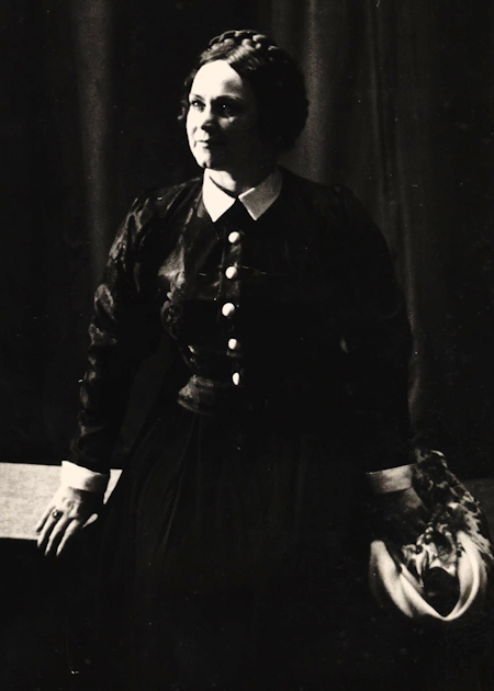 Ančica Mitrović kao Gospa Ruža u <em>Tajni</em>, Darmstadt, 1931.