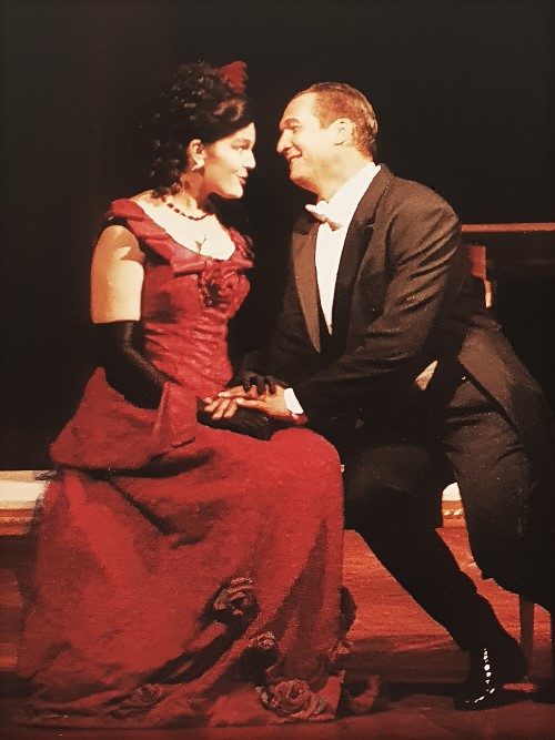Adela Golac Rilović (Violetta Valery) i Zrinko Sočo (Alfredo), Giuseppe Verdi <em>Traviata</em>, HNK u Zagrebu, 2001. 