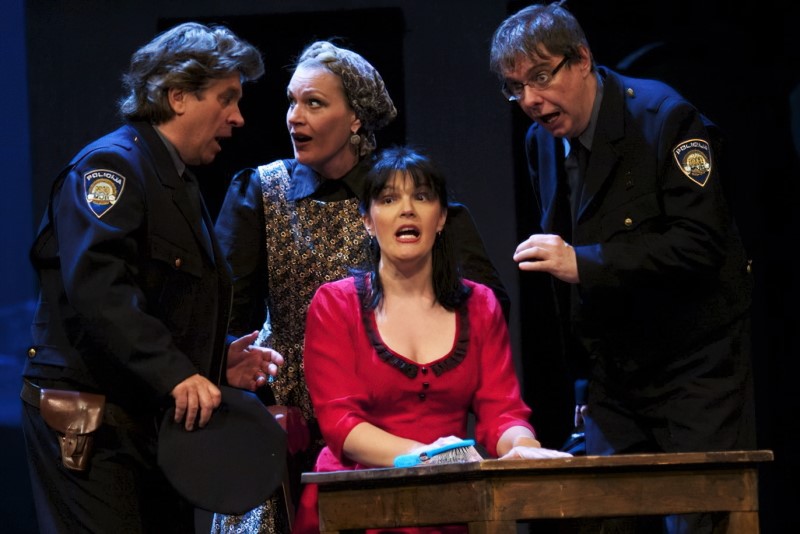 Branko Robinšak  (Ivan), Terezija Kusanović (Ivanova majka), Adela Golac Rilović (Marta) i Sveto Matošić Komnenović (Miško), Sergije Foretić <em>Maršal</em>, HNK Split, praizvedba 25. svibnja 2011.