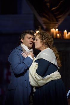 Jonas Kaufmann (Andrea Chénier) i Eva-Maria Westbroek (Maddalena Di Coigny); Royal Opera House Covent Garden, Umberto Giordano Andrea Chénier, dir. Antonio Pappano, red. David McVicar, foto: © ROH. Bill Cooper 2015.