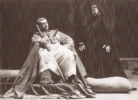 Marko Čagljević (Ban Leget) i Mirella Toić (Margita), Hrvatsko narodno kazalište Ivana pl. Zajca, Rijeka: Ivan pl. Zajc, Ban Leget, dir. Zoran Juranić, red. Petar Vujačić, premijera 8. listopada 1993.