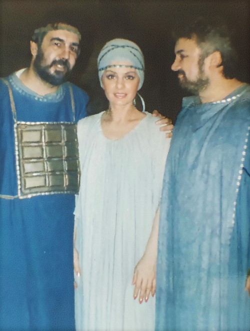 Neven Belamarić (Zaccaria), Cecilija Car (Fenena) i Damir Fatović (Ismaele), Giuseppe Verdi <em>Nabucco</em>, HNK u Zagrebu, 1986.