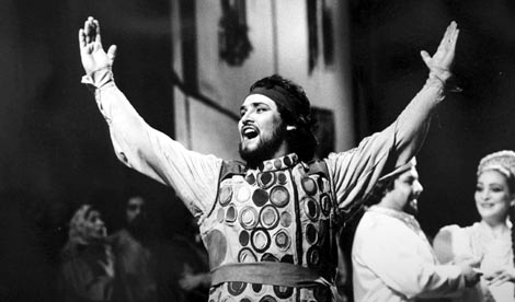 Bojan Šober (Ciganin / Đavao) – Modest Petrovič Musorgski, Sopročinski sajam, Teatro alla Scala, Milano, premijera 1981.