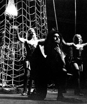 Bojan Šober (Alberich) i Rajnine kćeri – Richard Wagner, Rajnino zlato, HNK u Zagrebu, premijera, 1989.