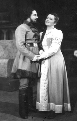 Josip Gostič (Sobinjin) i Dragica Martinis (Antonida) – Mihail Glinka, Ivan Susanjin, HNK u Zagrebu, 1949.