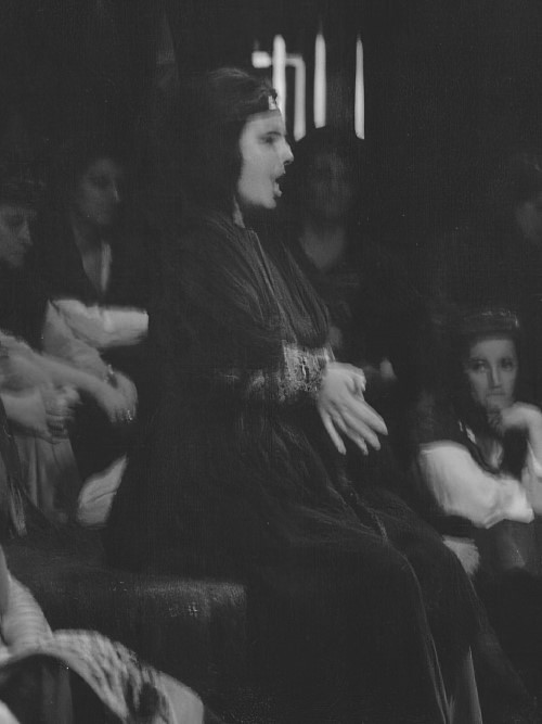 Cecilija Car kao Azucena, Giuseppe Verdi <em>Trubadur</em>, HNK u Zagrebu, 1987.