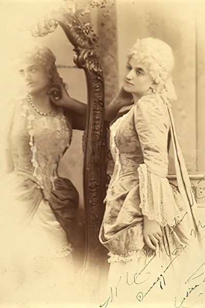 Cesira Ferrani u naslovnoj ulozi Manon Lescaut, praizvedenoj 1893. 