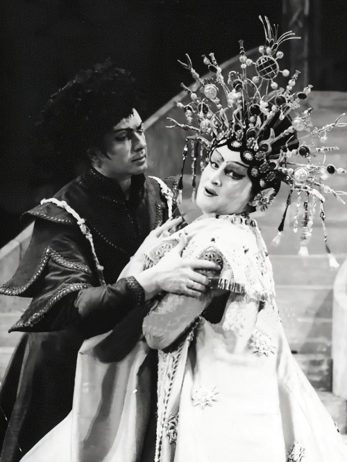 Franco Corelli (Calaf) i Birgit Nilsson (Turandot) u Puccinijevoj operi <em>Turandot</em>, Metropolitan, premijera 1961.