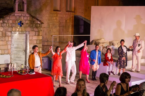 Dubrovačke ljetne igre: Wolfgang Amadeus Mozart, Così fan tutte, dir. Gilmour Oliver, red. Burgess Sally (u suradnji s Fondacijom Music Without Frontiers, London, i Ageventom, Dubrovnik)