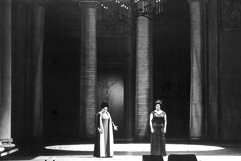 Regine Crespin i Biserka Cvejić pjevaju duet Gioconde i Laure, Amilcare Ponchielli, <em>Gioconda</em>, Gala oproštajni koncert od stare zgrade Metropolitana, 16. travnja 1966. 