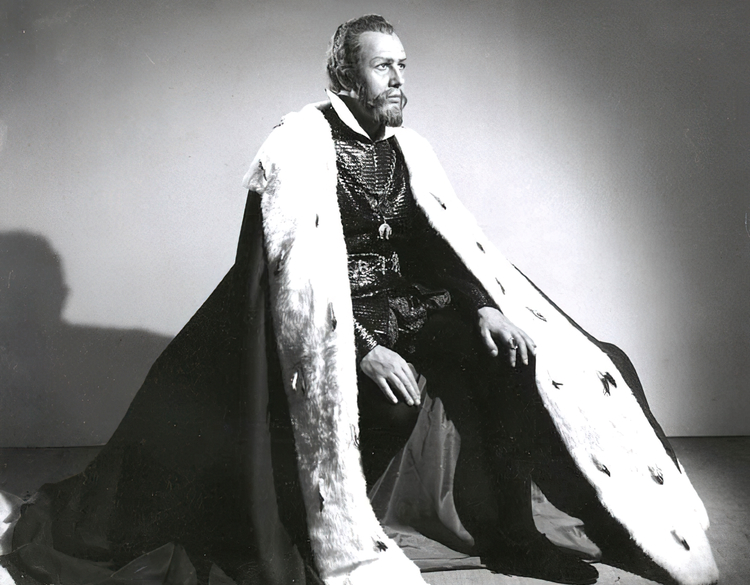 Cesare Siepi kao Filip II u Verdijevoj operi <em>Don Carlo</em>, Metropolitan, 1950.