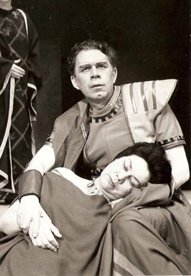 Drago Bernardić (Kolatin) i Marijana Radev (Lukrecija) – Benjamin Britten, Lukrecija, HNK u Zagrebu, 1951.