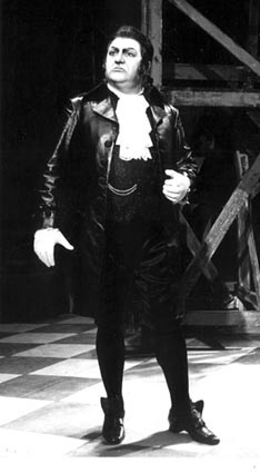 Duško Kukovec (Scarpia) – Giacomo Puccini, Tosca, HNK u Zagrebu, 1972., foto: Ivan Medar