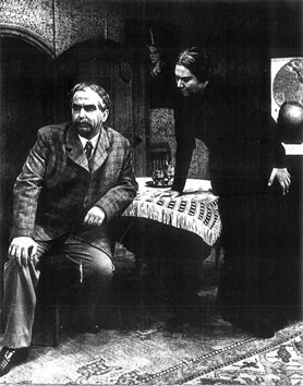 Tomislav Neralić (Niko) i Marijana Radev (Jele); Hrvatsko narodno kazalište u Zagrebu: Ivan Brkanović, Ekvinocij, dir. Berislav Klobučar, red. Nando Roje, 4. listopada 1950.