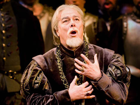 Ferruccio Furlanetto (Silva); Metropolitan Opera, New York: Giuseppe Verdi, Ernani, dir: Marco Armiliato, red: Pier Luigi Samaritani, foto: Marty Sohl