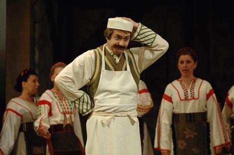 Hrvatsko narodno kazalište u Osijeku: Jakov Gotovac, Ero s onoga svijeta, dir. Filip Pavišić, red. Petar Šarčević (obnovio Zoran Juranić)