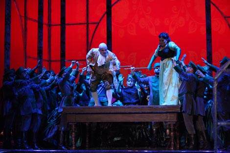 Ladislav Vrgoč (Triquet), Valentina Fijačko (Tatjana); Hrvatsko narodno kazalište u Zagrebu: Petar Iljič Čajkovski; Evgenij Onjegin, dir: Nikša Bareza, red. Michał Znaniecki, foto: © Mara Bratoš