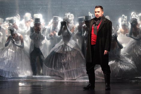 Ljubomir Puškarić (Onjegin); Hrvatsko narodno kazalište u Zagrebu: Petar Iljič Čajkovski; Evgenij Onjegin, dir: Nikša Bareza, red. Michał Znaniecki, foto: © Mara Bratoš