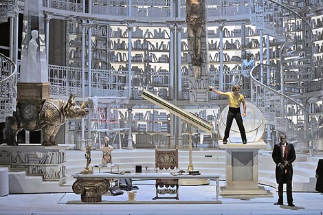 Opéra National de Paris; Charles Gounod, Faust, dir. Alain Altinoglou, red. Jean-Louis Martinoty