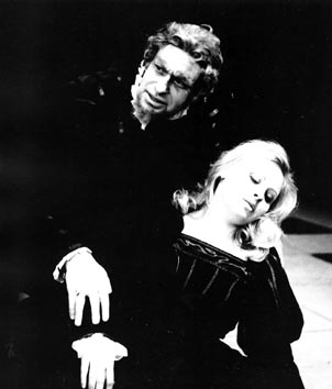 Borislav Aleksandrov (Rigoletto) i Gertruda Munitić (Gilda) –  Giuseppe Verdi, Rigoletto, Narodno pozorište u Sarajevu, 1972.