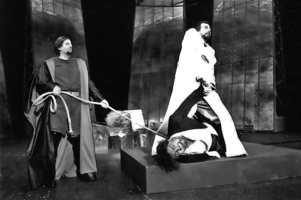 Hrid Matić (Loge), Bojan Šober (Alberich) i Neven Belamarić (Wotan), Richard Wagner <em>Rajnino zlato</em>, HNK u Zagrebu, premijera 1989. 