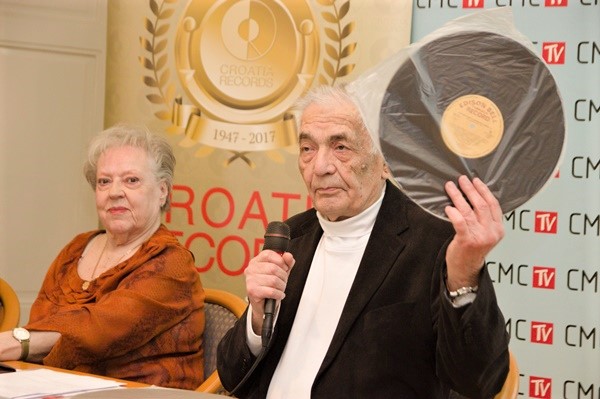 Marija Barbieri I Veljko Lipovšćak u Hrvatskom društvu skladatelja na predstavljanju izdanja <em>Zlatne godine zagrebačke opere, električne snimke (1927. – 1931.)</em>