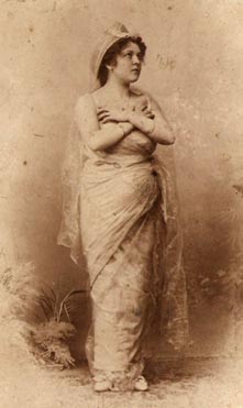 Irma Polak (Jelena) – Jacques Offenbach, Lijepa Jelena