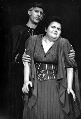 Josip Lešaja (Michele) i Ivanka Boljkovac (Giorgetta) – Giacomo Puccini, Plašt, HNK u Osijeku, 1993.