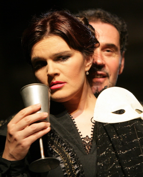Adela Golac Rilović (Donna Anna) i Ivica Čikeš (Don Giovanni), Wolfgang Amadeus Mozart <em>Don Giovanni</em>, Splitsko ljeto, premijera 2008.