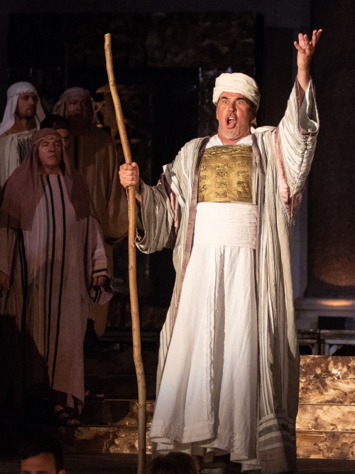 Ivica Čikeš (Zaccaria) i zbor Opere, Giuseppe Verdi <em>Nabucco</em>, Splitsko ljeto, Peristil 2018. 