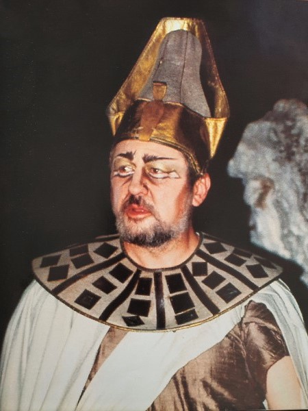 Ivica Šarić kao Ramfis, Giuseppe Verdi <em>Aida</em>, HNK Ivana pl. Zajca, Arena u Puli, 1994.