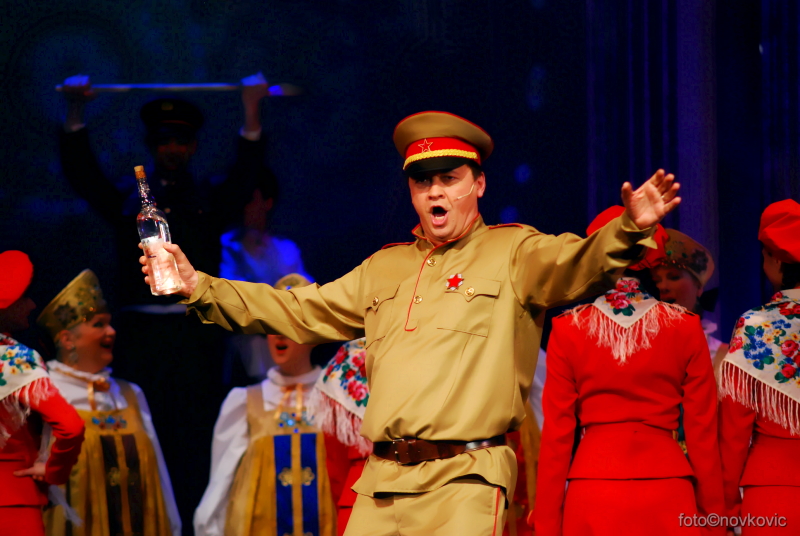 Davor Radić kao Griša, Grgić/Kabiljo, <em>Jalta, Jalta</em>, Zagrebačko gradsko kazalište Komedija 2010. 