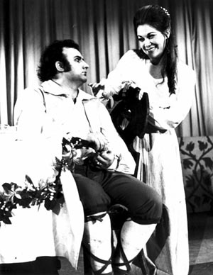 Krunoslav Cigoj (Nemorino) i Cynthia Anne Hansell (Adina) – Gaetano Donizetti, Ljubavni napitak, HNK Split, premijera 1972.