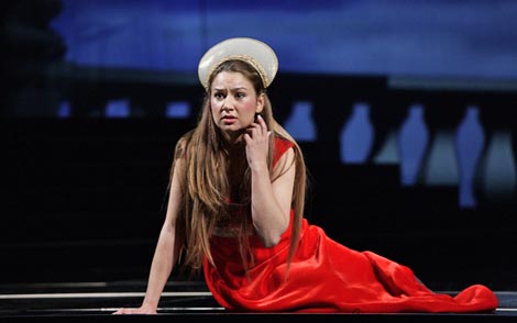 Lana Kos (Julija Capuleti) Slovensko narodno gledališče Maribor: Charles Gounod, Romeo i Julija, red. Damir Zlatar Frey, 2011., foto Damjan Švarc