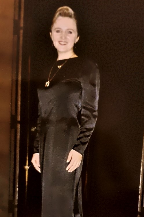 Lidija Horvat-Dunjko kao Sehr hohe Sopran (Vrlo visoki sopran) u muzičkom teatru u 4 čina <em>Die Eroberung von Mexico</em> (<em>Osvajanje Mexica</em>) Wolfganga Rihma, Landestheater Innsbruck, 1994. 