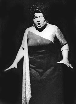 Ljiljana Molnar-Talajić kao Aida