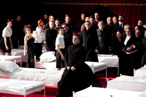 Hrvatsko naordno kazalište u Zagrebu: Giacomo Puccini, Manon Lescaut, dir. Nikša Bareza, red. Dominique Pitoiset