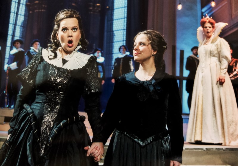 Margareta Klobučar (Maria Stuarda), Rea Alaburić (Anna) i Barbora Fritscher (Elisabetta) Gaetano Donizetti, <em>Maria Stuarda</em>, Theater Freiberg, premijera 2018.