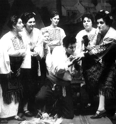 Mario Đuranec (Mića), Božica Sitarić (Đula) i Zbor Opere – Jakov Gotovac, Ero s onoga svijeta, Narodno pozorište Sarajevo, 1947.