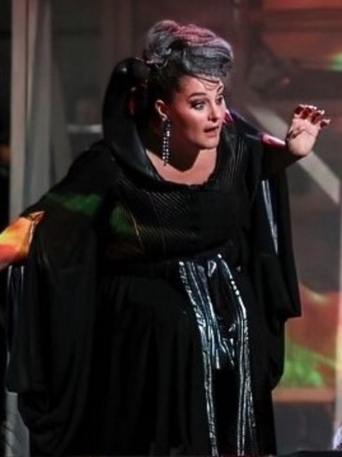 Martina Tomčić kao Vještica, Engelbert Humperdinck, <em>Ivica i Marica</em>, polukoncertna izvedba, Opatija, 2021