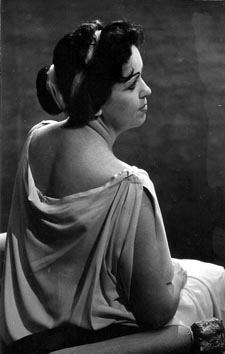 Mica Glavačević (Virgilija) – Stjepan Šulek, Koriolan, HNK u Zagrebu, praizvedba 12. listopada 1958.