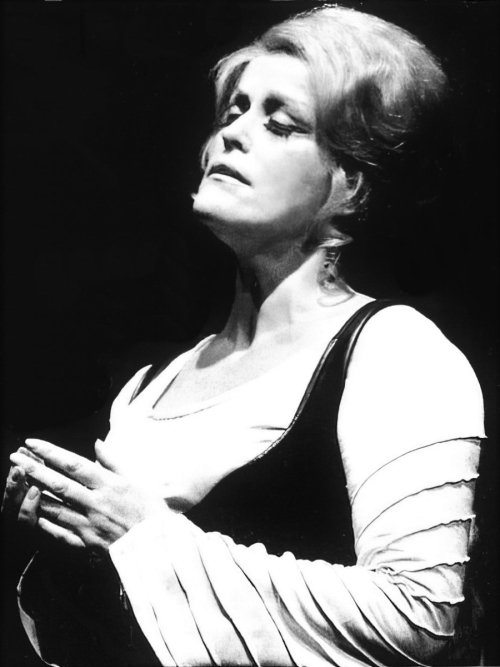 Mila Kirinčić-Degan (Dobrinj na Krku, 3. ožujka 1931. – Crikvenica, 15. kolovoza 2021.)