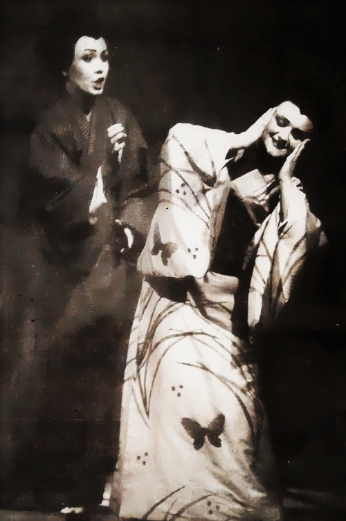 Renata Pokupić (Suzuki), Miljenka Grđan (Cio-Cio-San), Giacomo Puccini, <em>Madame Butterfly</em>, HNK u Zagrebu, premijera 2000.