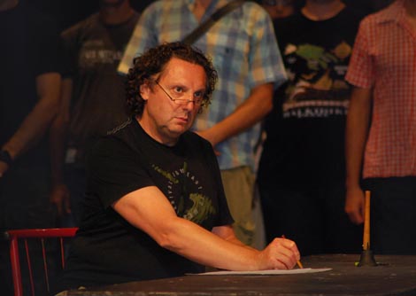 Profesor Veber – SNP Novi Sad: Aleksandra Vrebalov, Mileva, dirigent Aleksandar Kojić, redatelj Ozren Prohić, 2011. – fotografija s pokusa, ustupila Adriana Ostojić Skurupatis