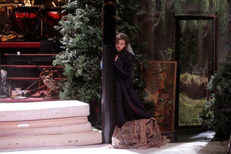 Hrvatsko narodno kazalište u Zagrebu i C.I.C.T – Théâtre des Bouffes du Nord: Frédéric Verrières. Mimi, dir. Jean Deroyer, red. Guillaume Vincent