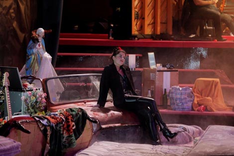 Hrvatsko narodno kazalište u Zagrebu i C.I.C.T – Théâtre des Bouffes du Nord: Frédéric Verrières. Mimi, dir. Jean Deroyer, red. Guillaume Vincent