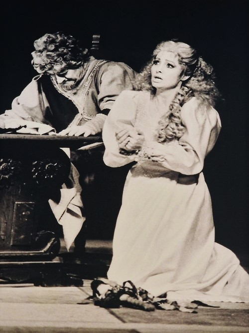 Ratomir Kliškić (Rigoletto) i Mira Vlahović (Gilda), Giuseppe Verdi, <em>Rigoletto</em>, HNK Split, 1999.