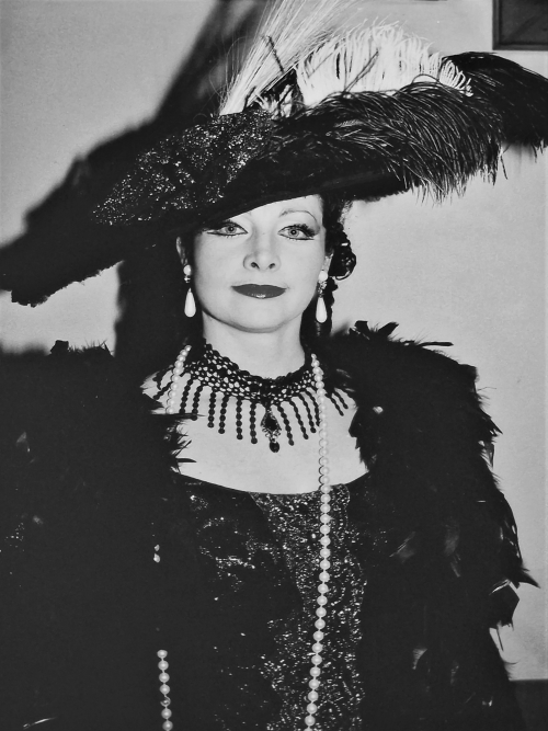 Mira Vlahović (Hanna Glavary), Franz Lehár, <em>Vesela udovica</em>, HNK u Zagrebu, 1994.