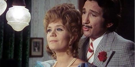 Mirjana Bohanec (Ana Šafranek) i Relja Bašić (gospodin Fulir) – Tko pjeva zlo ne misli, red. Krešo Golik, 1970.